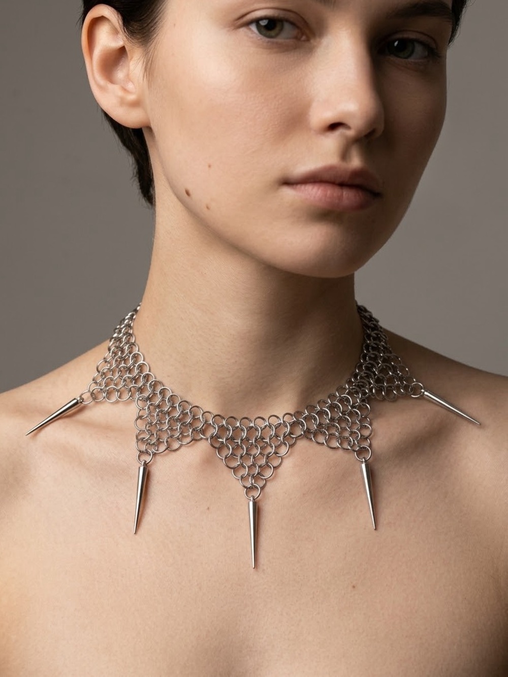 NEW Silver Spike Statement Necklace B03-17